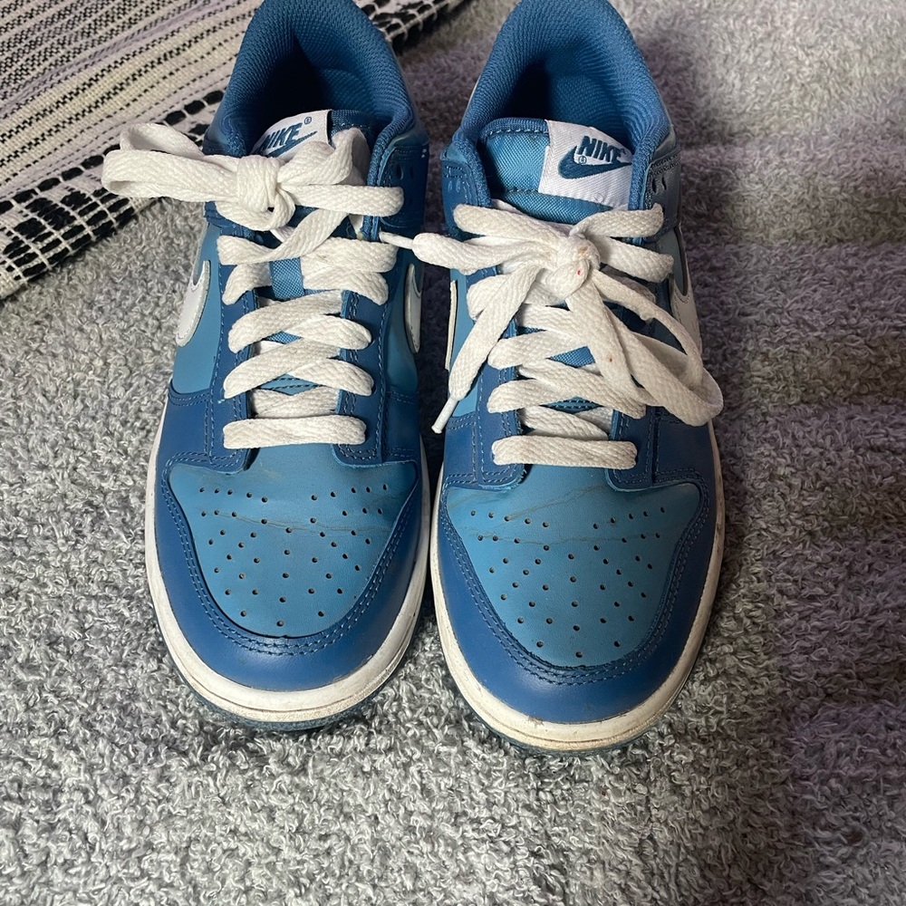 Nike Blue and White Sneakers Classic Low-Top Design